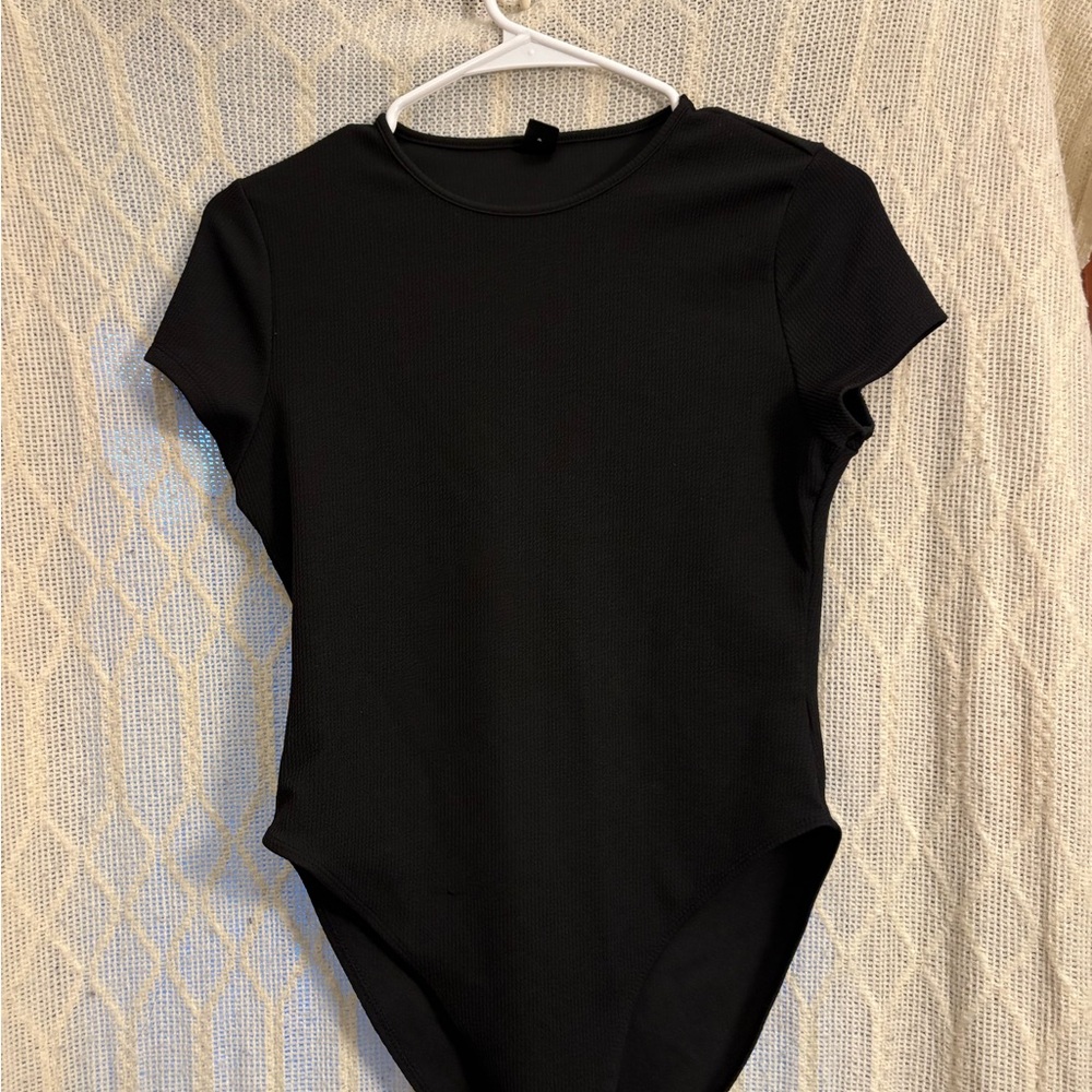 SHEIN Black Kids Bodysuit